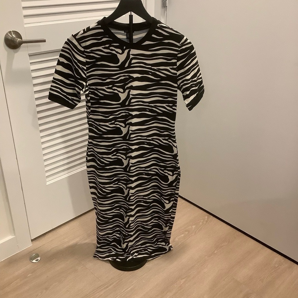 UK2LA Tee Shirt Midi Dress Size Zebra Animal Print Super Soft Casual Knit Party